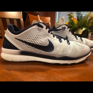 Women’s Nike Free TR Fit 5 Sneaker White/navy 6.5